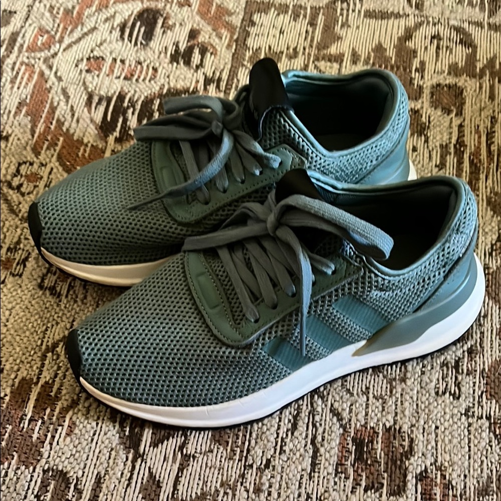 adidas Athletic Shoes in Teal and Black